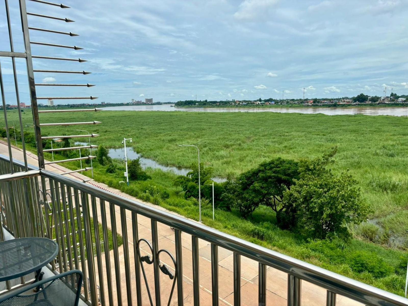Sunset Mekong Apartment Βιεντιάν Εξωτερικό φωτογραφία